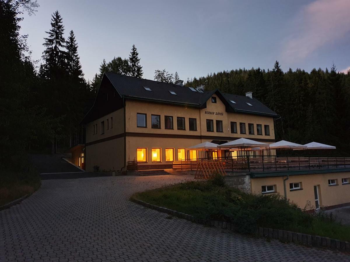 RS BERNOV Zátiší Hotel Nejdek Exterior foto